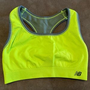 New Balance Sports Bra - size S